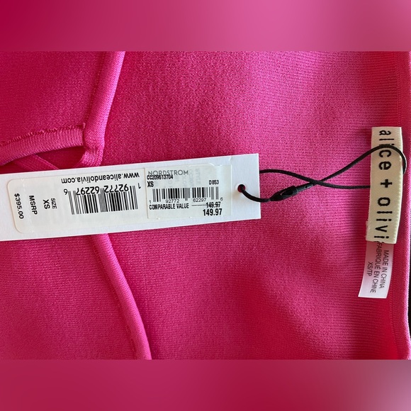 ALICE + OLIVIA Hilaria Lace Up Top - Picture 7 of 7